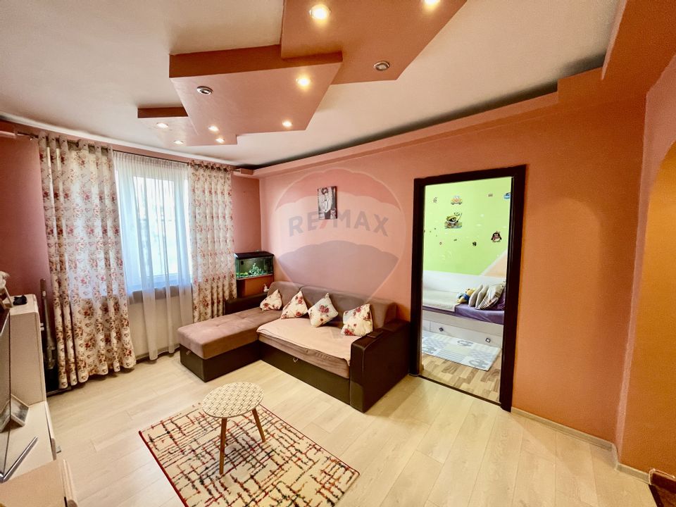 Apartament 3 camere Scoala 7