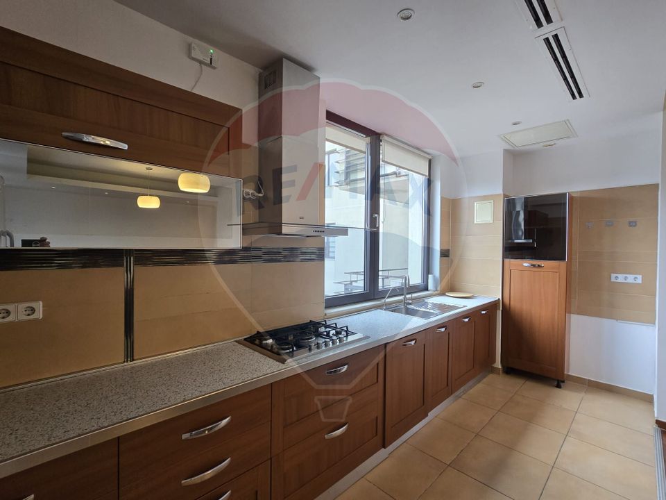 Inchiriere Apartment 4 camere Complex Liziera Pipera