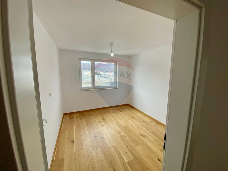 Apartament modern de închiriat cu 3 camere – Urban Plaza