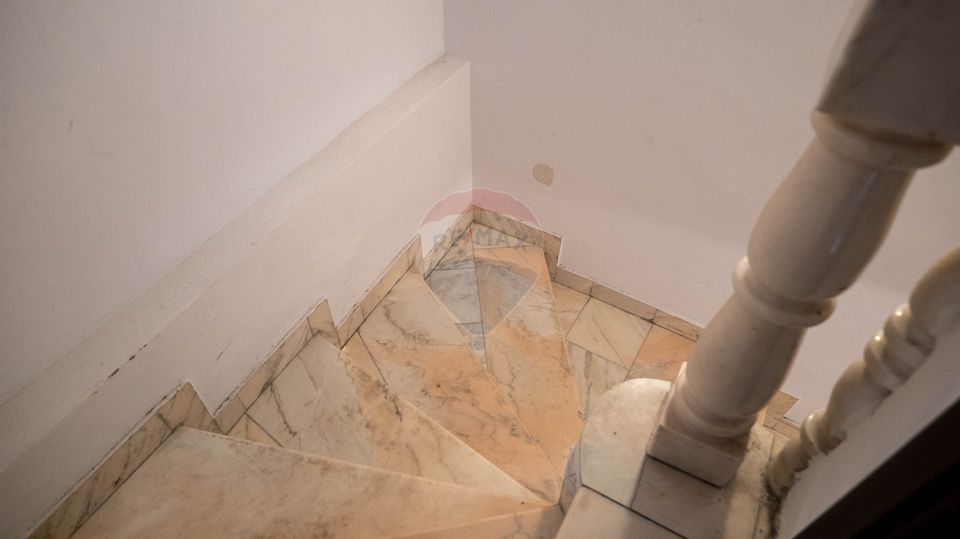 330sq.m Commercial Space for sale, Central area