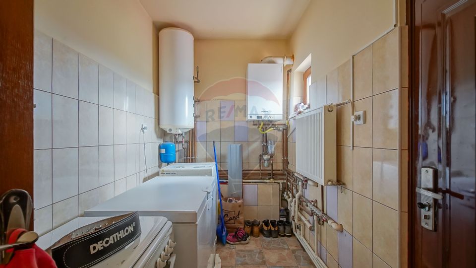 Casă cu 7 camere de vânzare Sanpetru | COMISION 0%