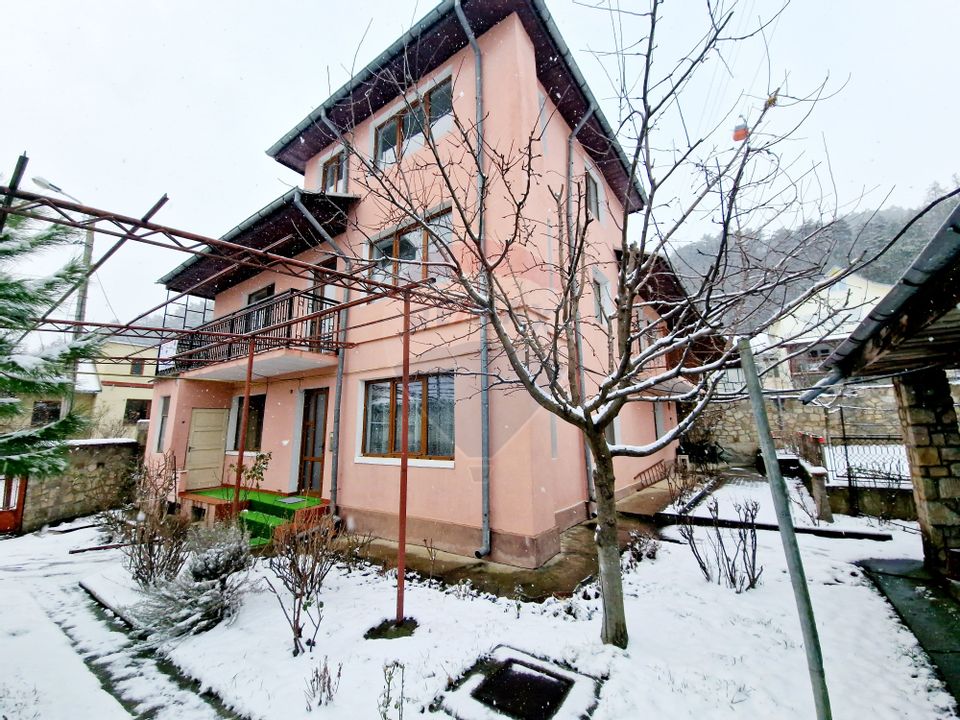 6 room House / Villa for sale, Central area