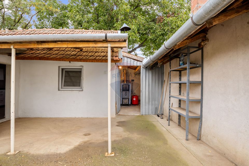 Casa si teren 2173 mp de vanzare in Tipar , la 12km de Chisineu Cris