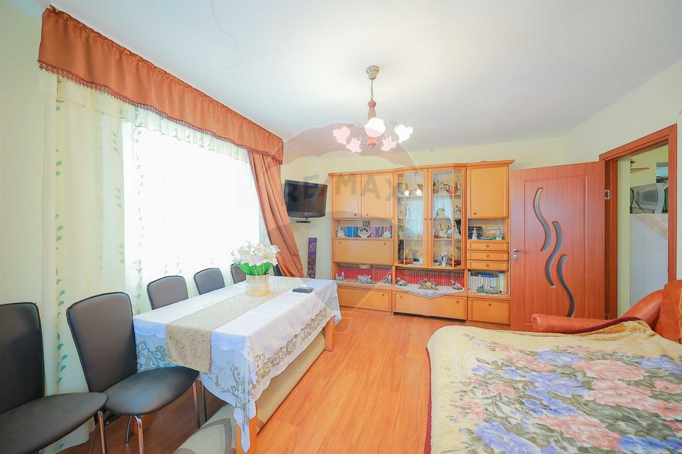 Casă cu 4 camere din cărămidă, de vânzare în zona Bratca-Damiș