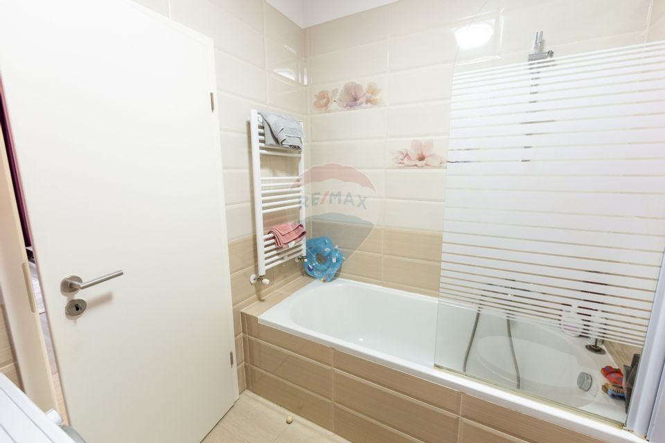 Apartament cu 3 camere, grădină proprie și parcare – Casa Nobel