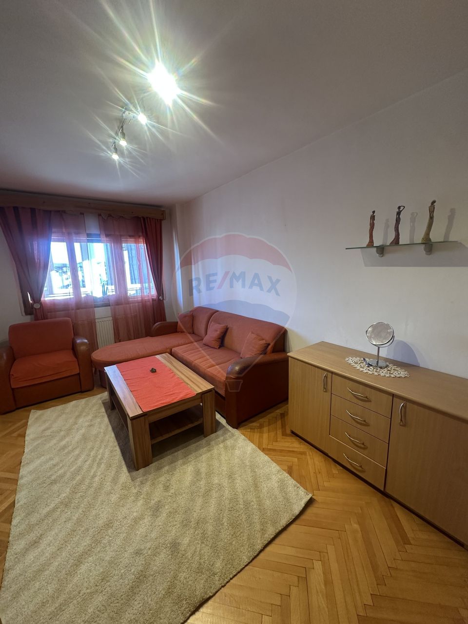 Apartament cu 2 camere de închiriat