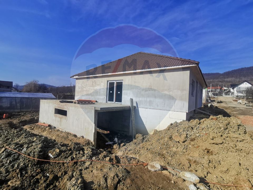 Casă / Vilă cu 4 camere de vânzare