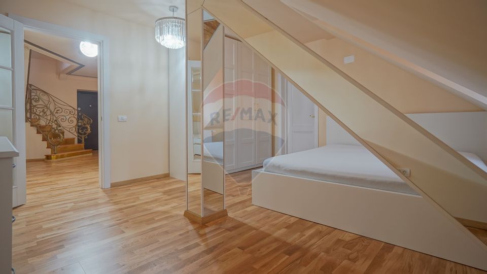 COMISION 0%|Apartament cu 4 camere | Ultracentral | Lux | Priveliște |