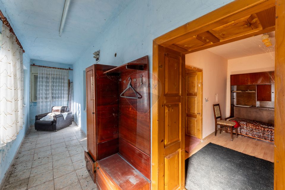 Casă cu 3 camere si teren 2196 mp de vânzare in Covasant,Arad