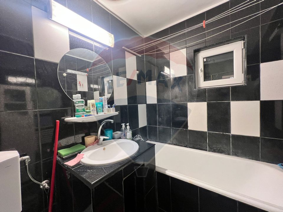 Apartament cu 3 camere de vânzare