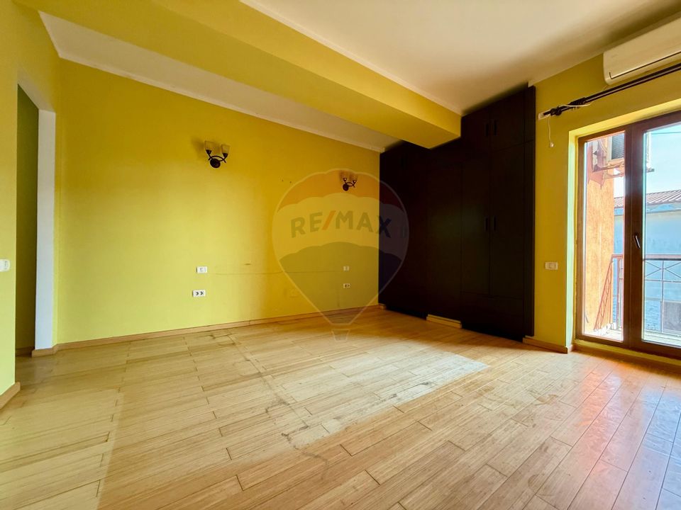 4 room House / Villa for sale