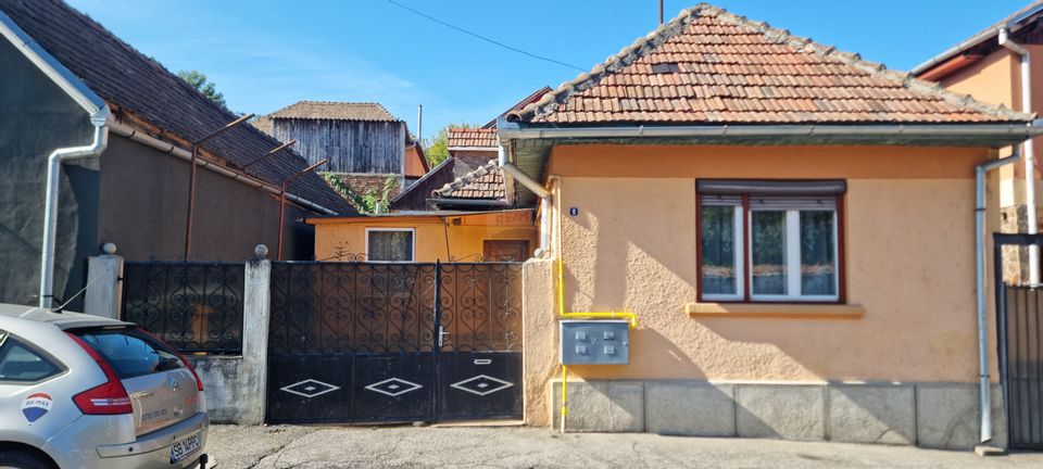 Casă 3 camere de vânzare în zona Mosnei str. Anton Pann