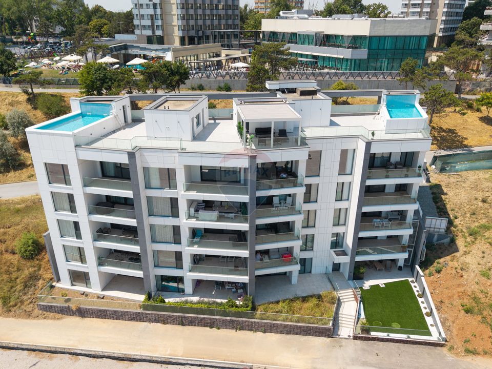 PENTHOUSE CU PISCINA, VEDERE PANORAMICA LA MARE/FALEZA OLIMP