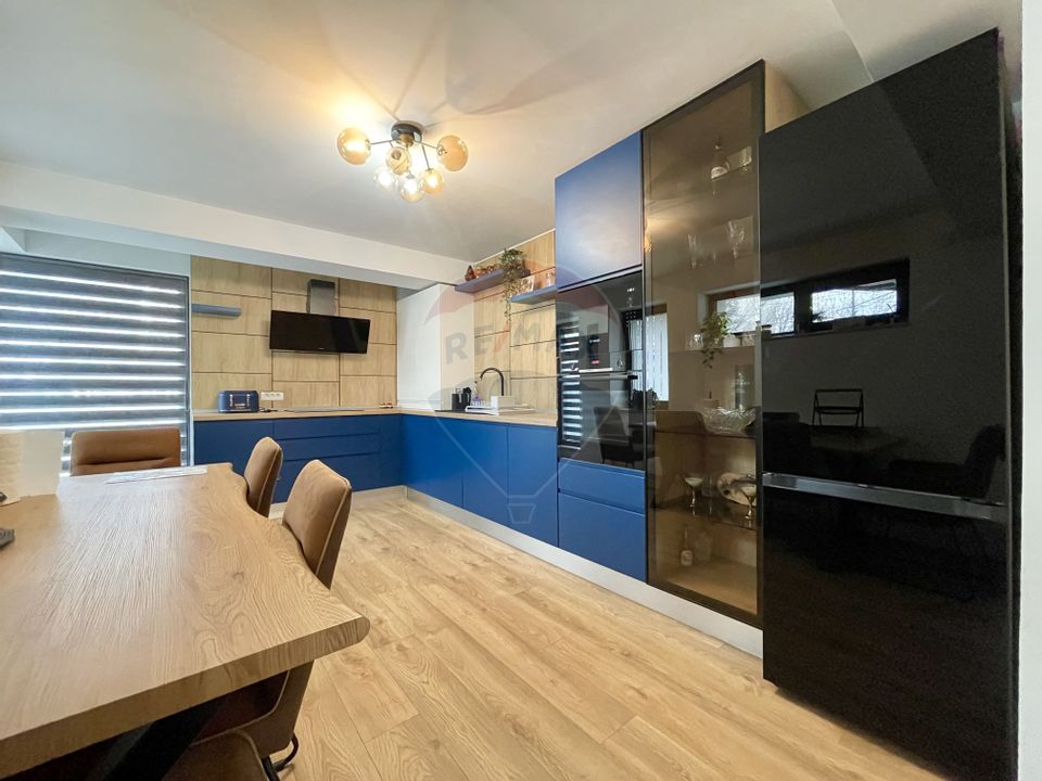 Apartament cu 3 camere de închiriat în zona Faleza Nord