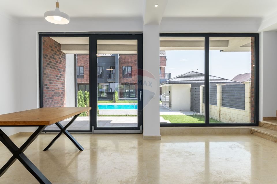 Vânzare Vilă cu 5 camere, curte si parcare de vânzare in TUNARI