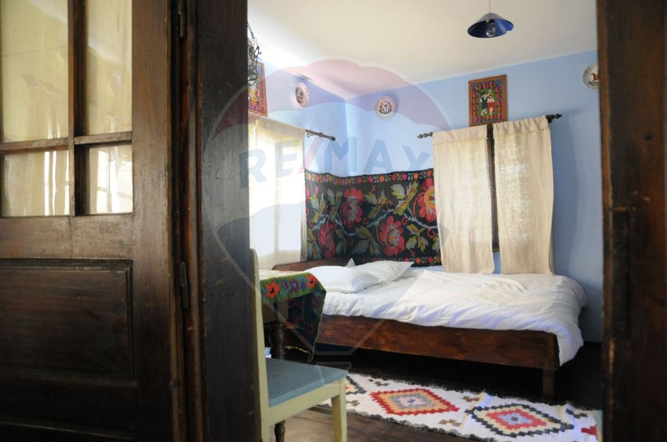 9 room Hotel / Pension for sale