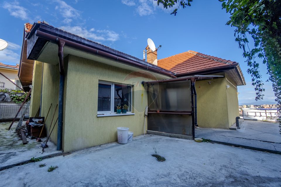 Casă individuală cu două unități locative. Zona Horia–Cloșca–Crișan