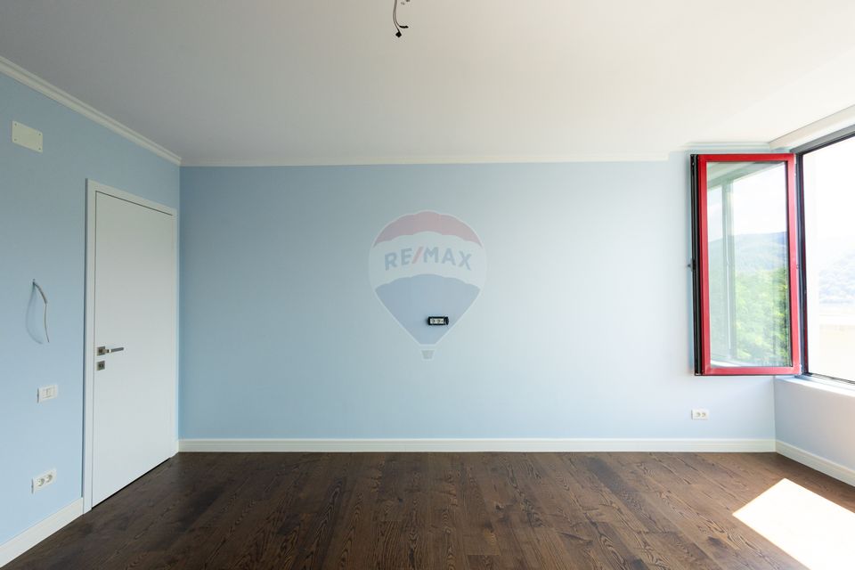 Vilă cu piscină de vanzare  – Bistrița