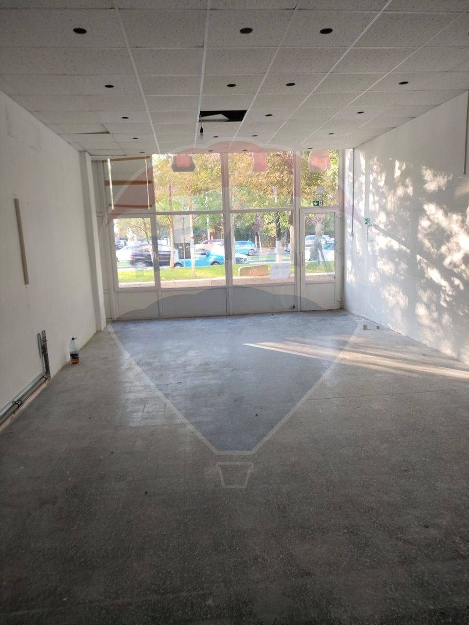 Commercial space of 125 sqm for rent in the Giurgiului area