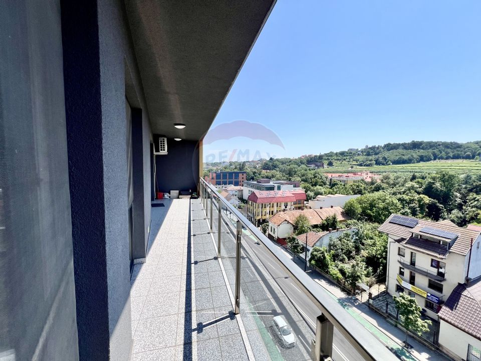 Apartament de 3 camere finisat, cu 2 parcari cu CF,  pe Calea Manastur