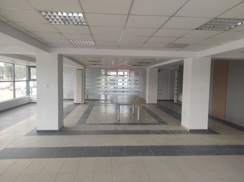 445sq.m Commercial Space for rent, Orasul de Jos area