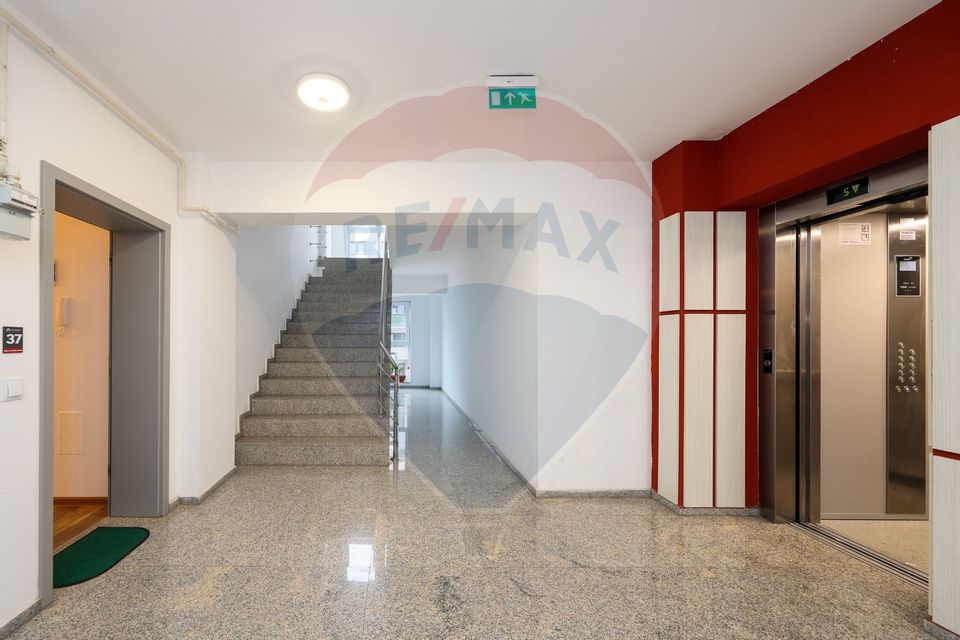 3 room Apartment for sale, Tractorul area