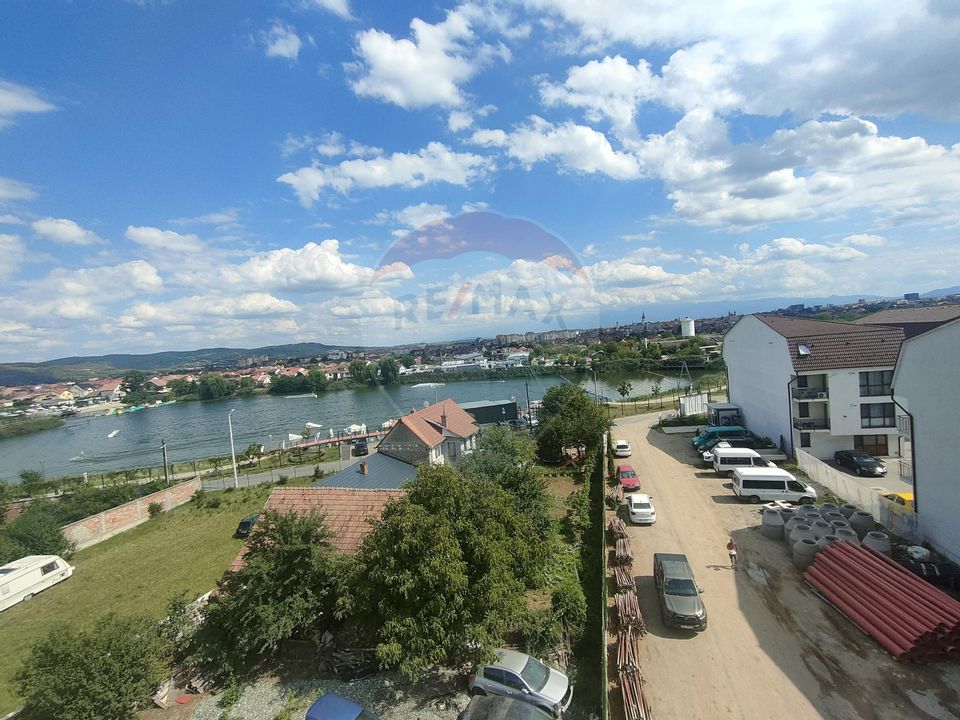 Apartament de vanzare cu gradina