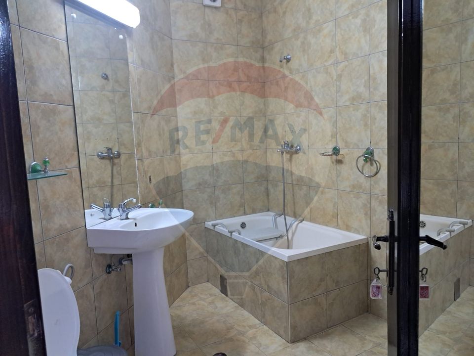 16 room Hotel / Pension for sale