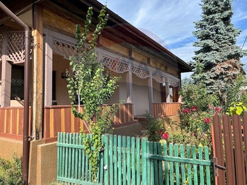 Casă Măneciu | Cheia | 4 camere | teren generos (1828 mp) central