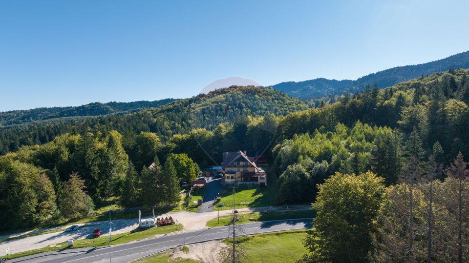 Vilă 12 camere  1.091 mp construiți Poiana Brașov