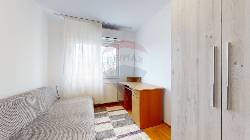 REZERVAT - Apartament 4 camere Astra