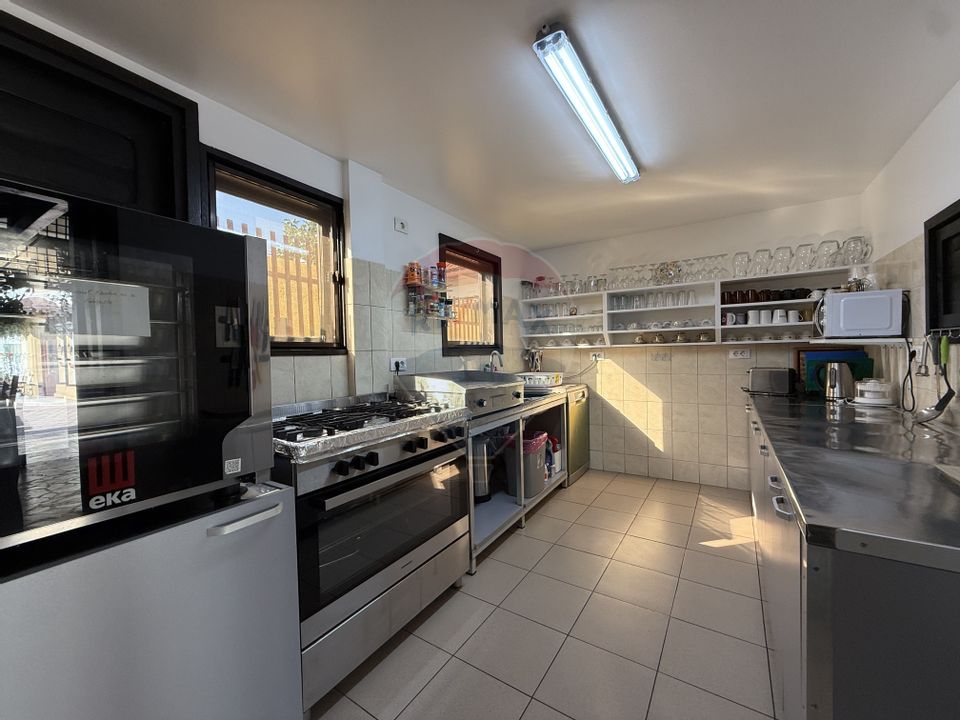 Casa / Pensiune cu 12 camere de vânzare în zona Eforie Sud Constanta