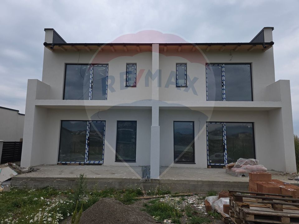 4 room House / Villa for sale