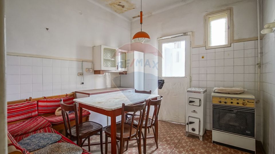 Apartament cu 3 camere de vânzare în zona Centrul Civic