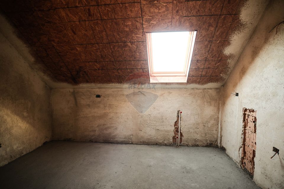 643sq.m Commercial Space for sale, Est area