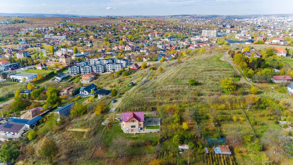 De Vânzare Teren Intravilan de 1,000mp Iasi | Aleea Plopii Fara Sot