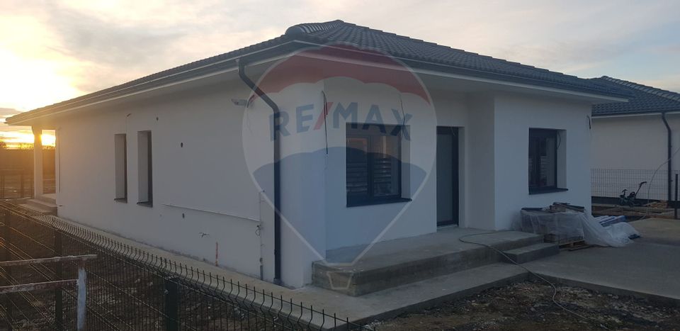 4 room House / Villa for sale