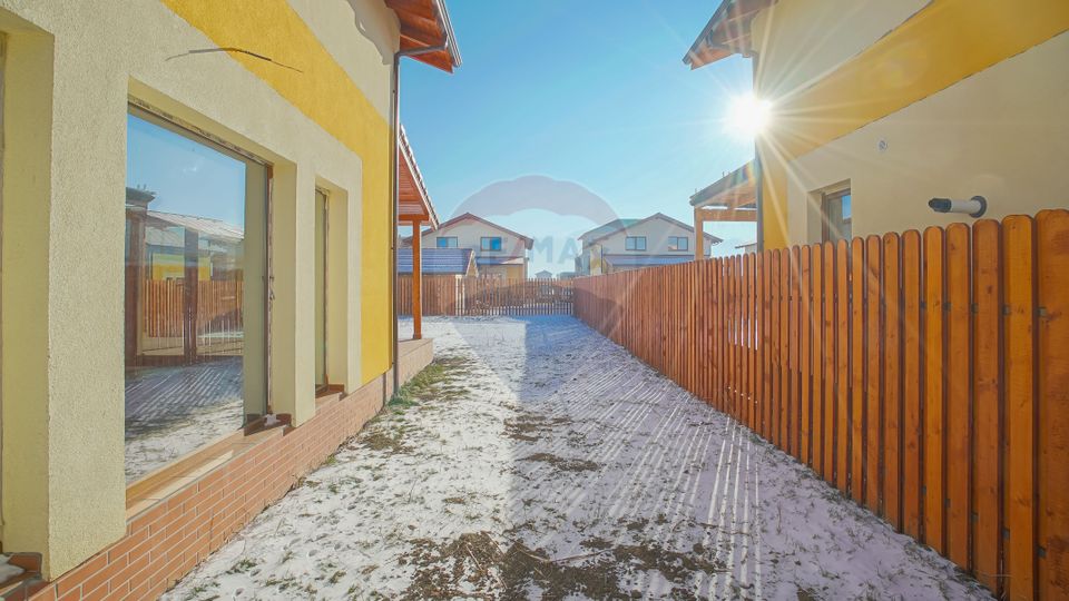 REZERVATA! Vilă nouă, cu 4 camere si teren de 500mp, în Cristian