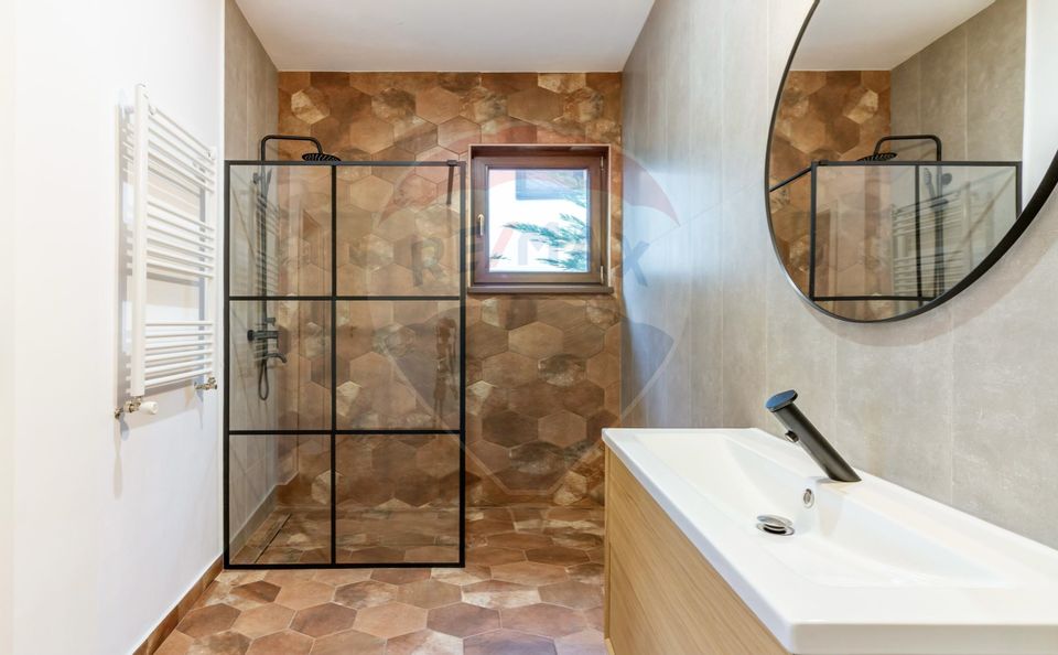 Casă / Vilă de vanzare in Snagov, langa padure, lac la 800 m, centru