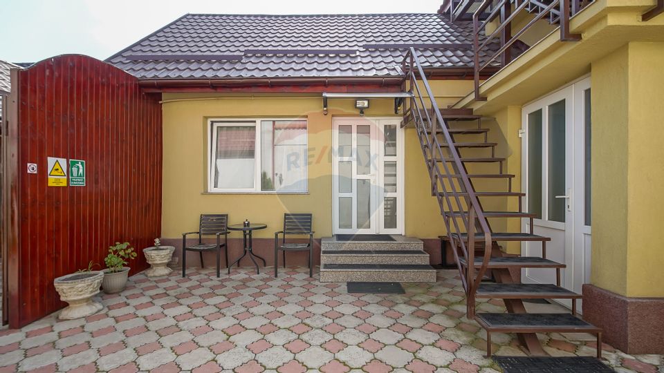 8 room House / Villa for sale, Aurel Vlaicu area