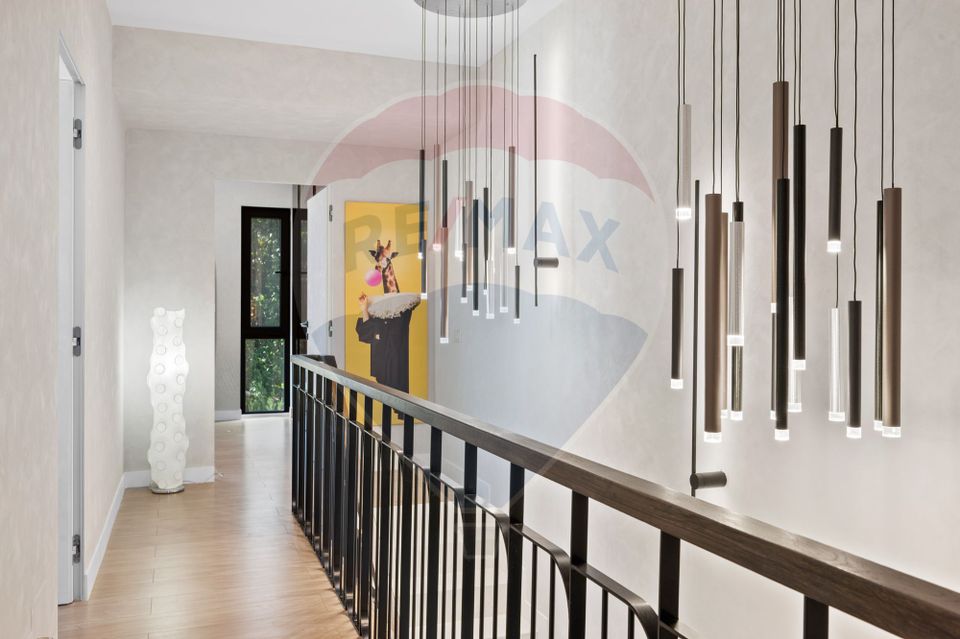 Bright, furnished and equipped villa Corbeanca / pool complex