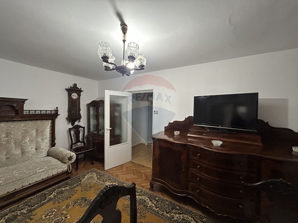 Apartament et. 1 cu 3 camere de închiriat str. V. Babes zona TBC