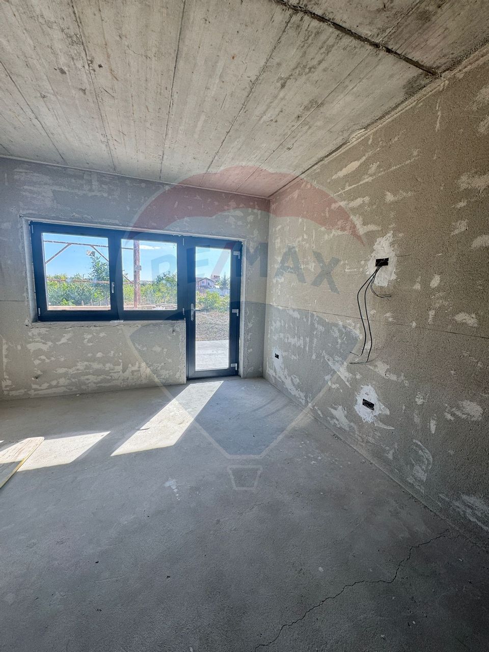 5 room House / Villa for sale, Est area