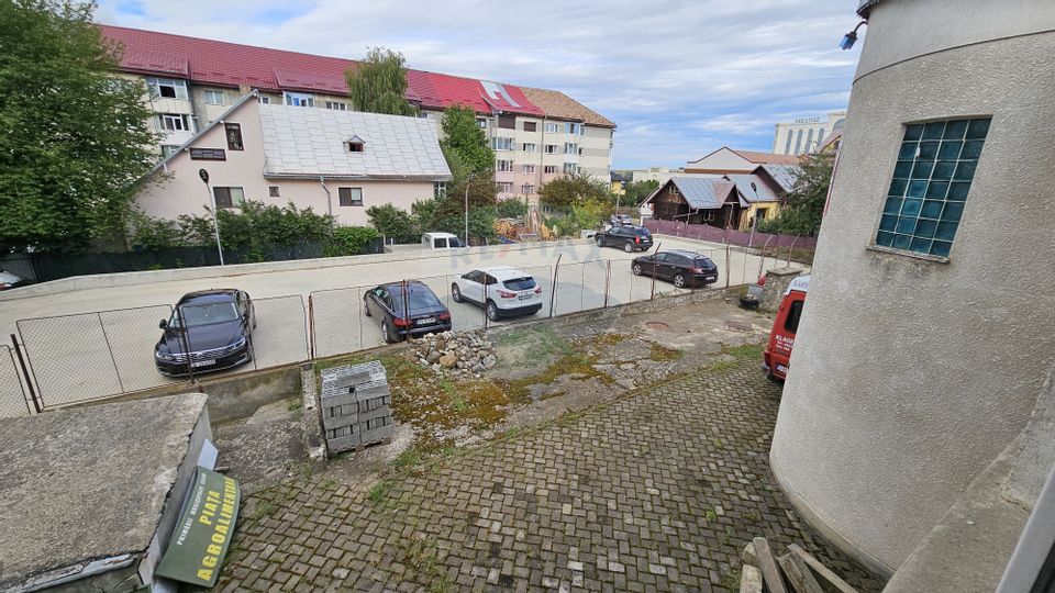 Complex comercial de 340mp în zona Obcini-Suceava