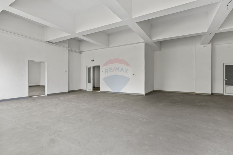 Cladire unica cu destinatii multiple de vanzare Ultracentral Arad