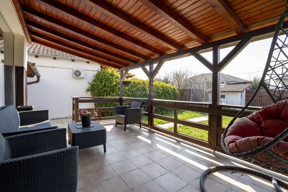 6 room House / Villa for sale