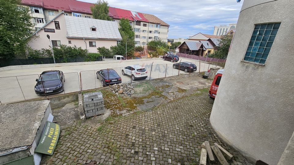 Complex comercial 340mp de inchiriat în zona Obcini-Suceava