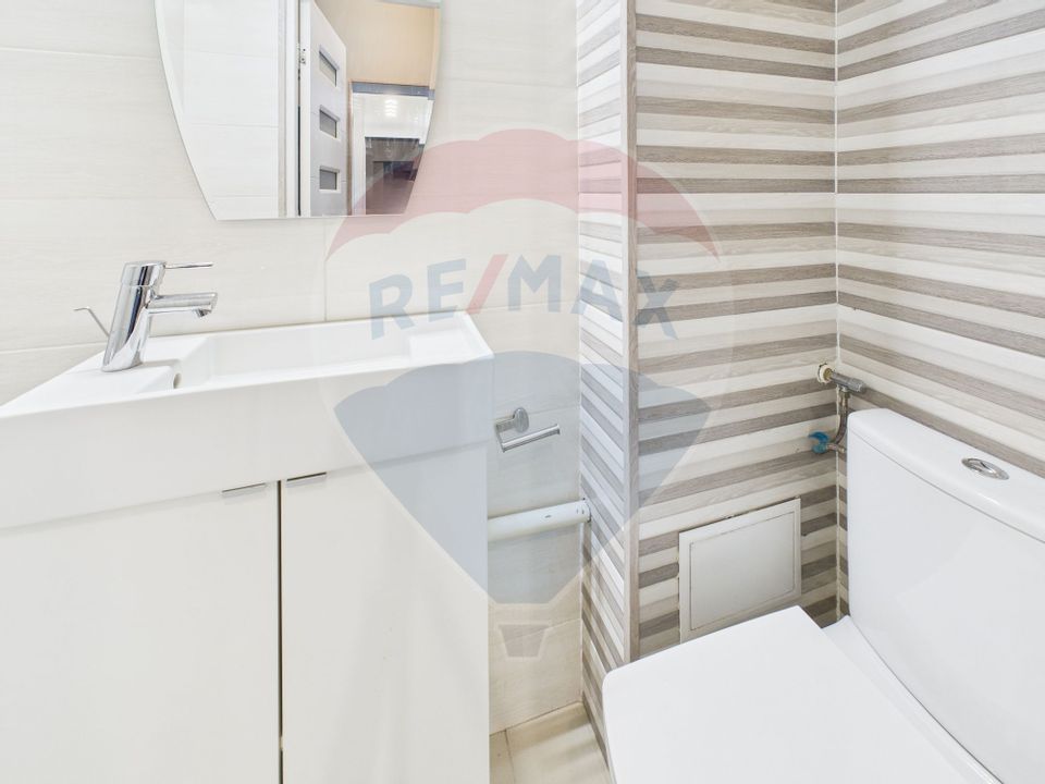 Apartament cu 3 camere de vânzare în zona Dristor