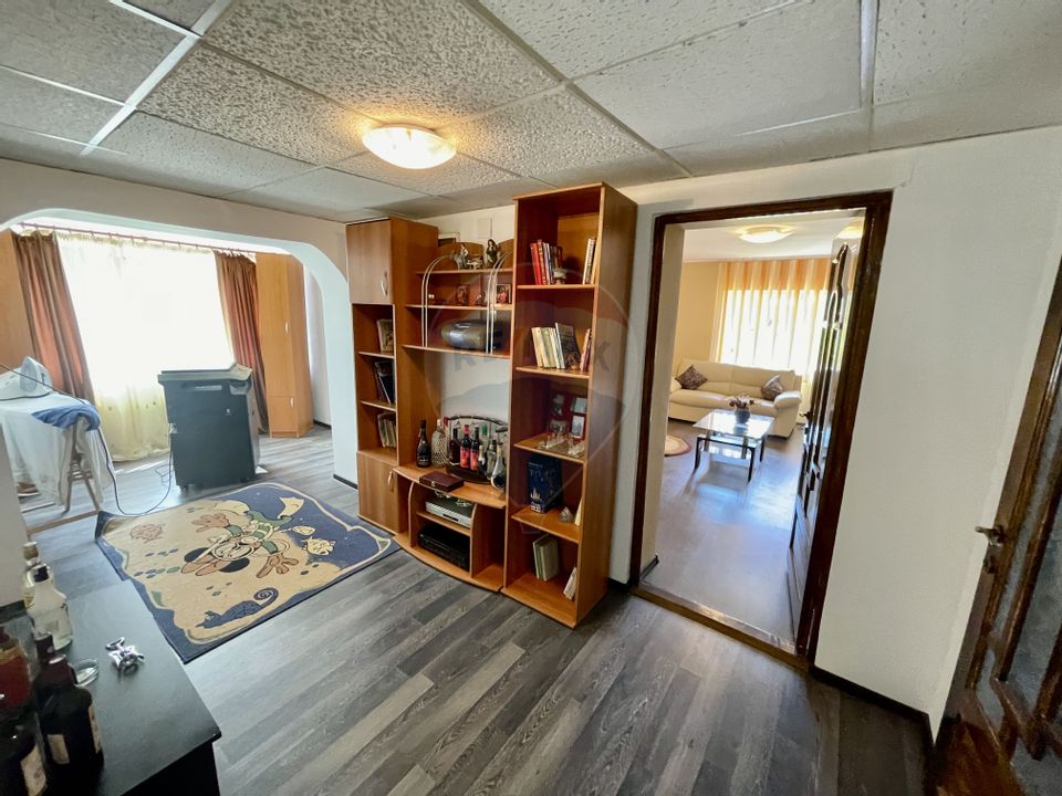 6 room House / Villa for sale