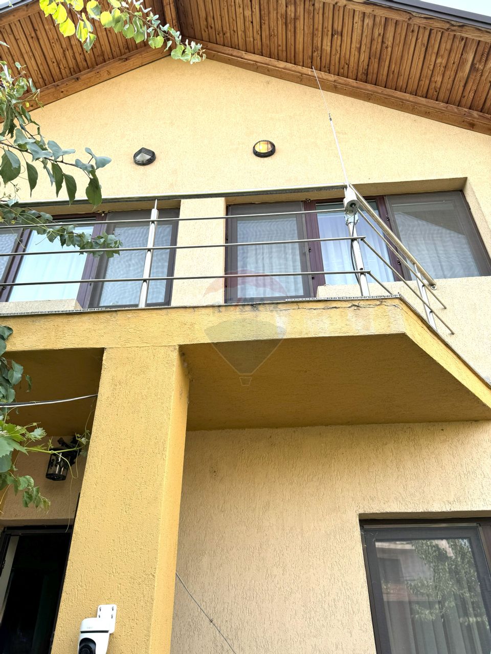 6 room House / Villa for sale, Est area